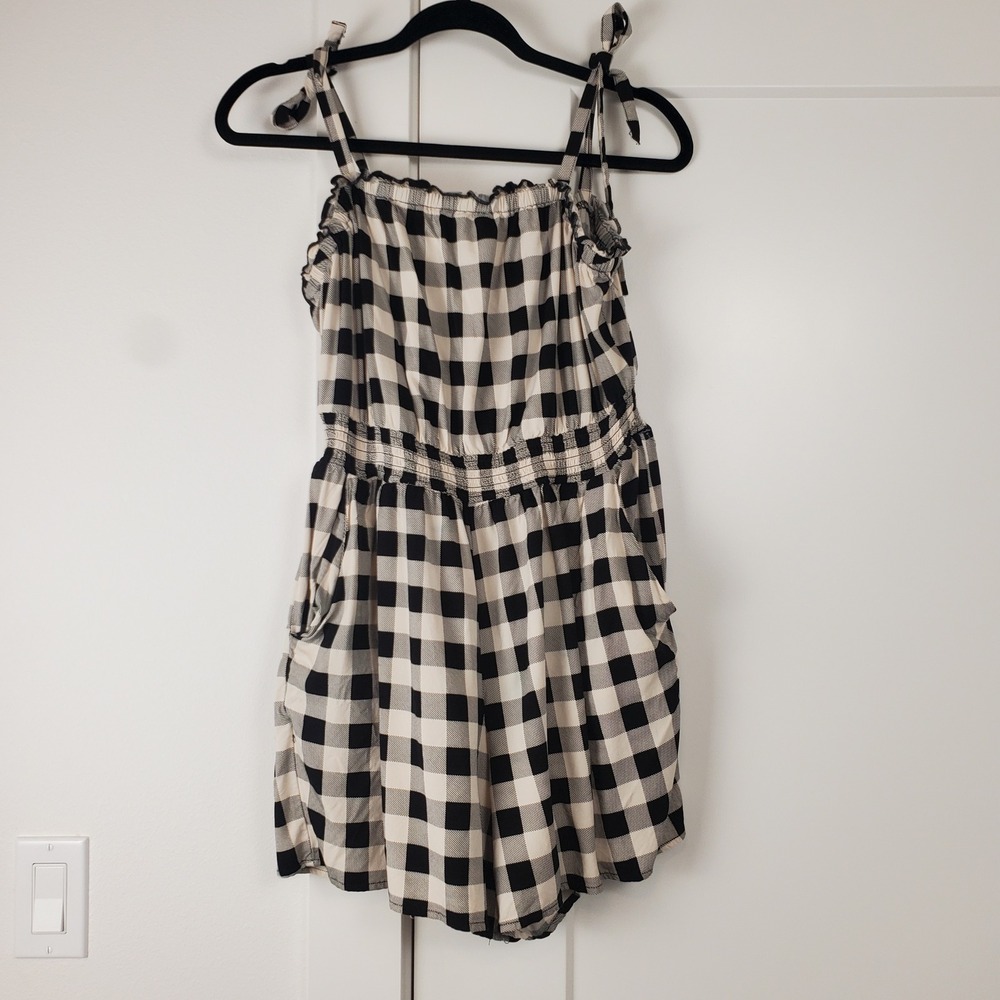 Torrid Romper Womens Size 00 Medium 10 Black Cream Gingham Tie Strap Pockets